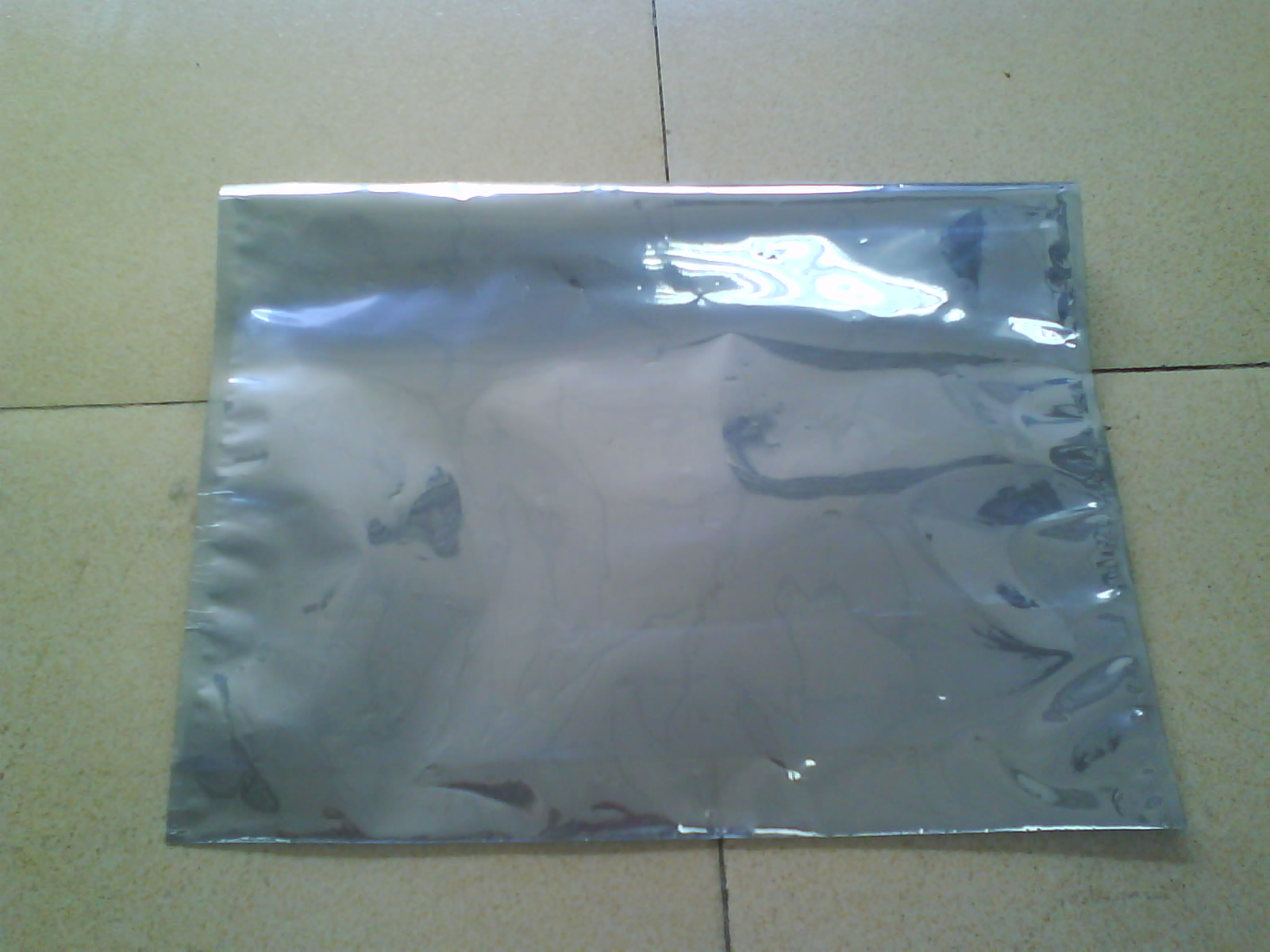 ������͸����մ�